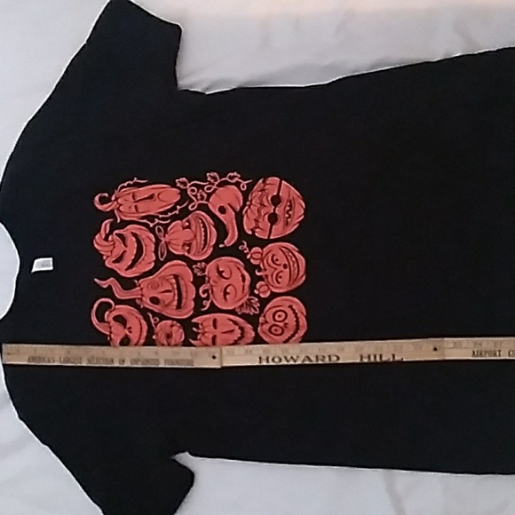 Bella Canvas Black T-Shirt with Various Scary Orange Pumpkin Faces (L2) - Picture 5 of 6